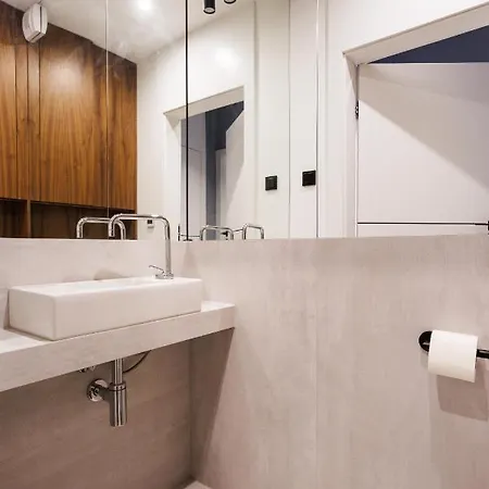 Apartament Of The Kings-julia